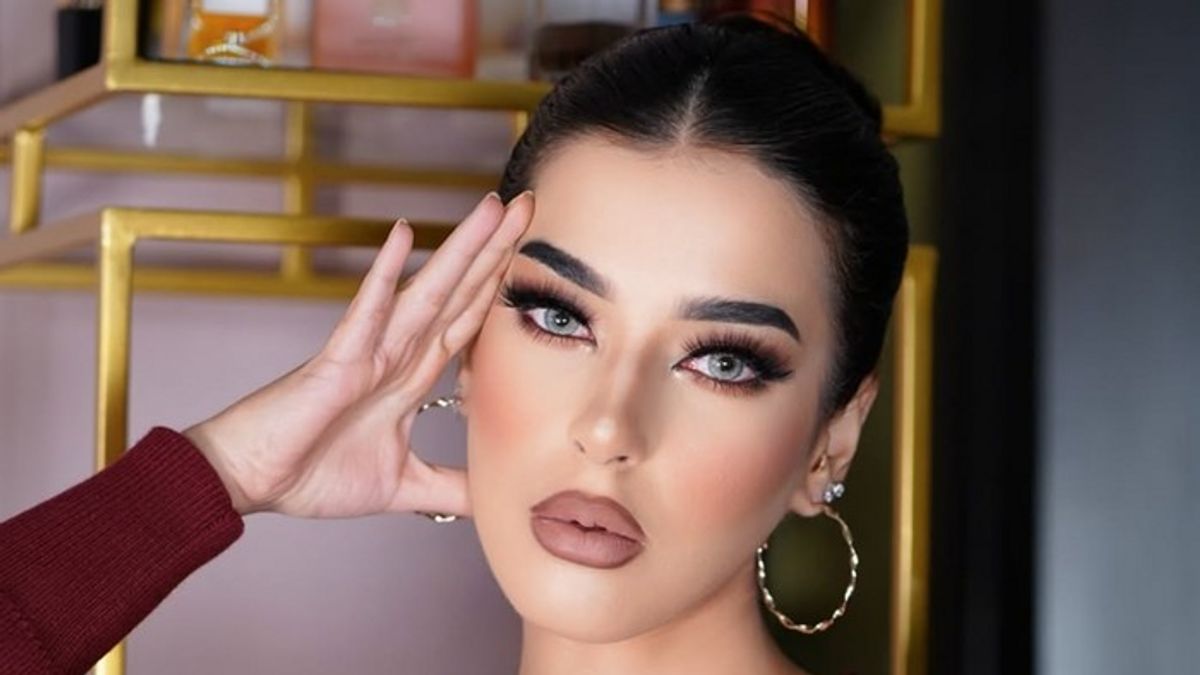 The Art and Culture of Latina Makeup